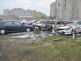 Trzy samochody spłonęły w nocy na osiedlu Armii Krajowej