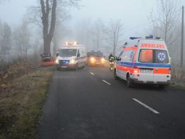 Wypadek we mgle. Pięć osób rannych.