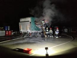 Ciężarówka z chemikaliami spłonęła w nocy w Opolu
