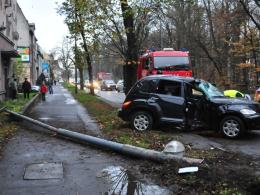 Kierowca chryslera dachował na ul. Wrocławskiej