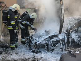 Na ulicy Walecki spłonął samochód
