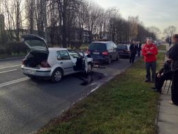 Trzy samochody zderzyły się na ul. Ozimskiej