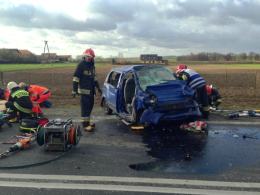 Tragedia pod Opolem. Matiz zderzył się z cysterną.