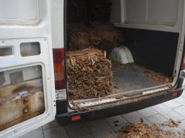 Celnicy zatrzymali busa z nielegalnym tytoniem
