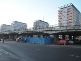 Sypie się estakada nad najstarszym rondem w Opolu