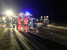 Wyprzedzał kilka pojazdów, czołowo zderzył się z ciężarówką