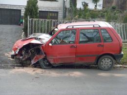 Kierowca z 3 promilami wjechał w ogrodzenie posesji