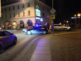 Pijany kierowca rozbił samochód na filarze