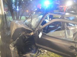 19-latek rozpędzonym golfem wjechał w dom