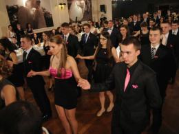 115 dni do matury. Na Opolszczyźnie ruszyły bale studniówkowe.