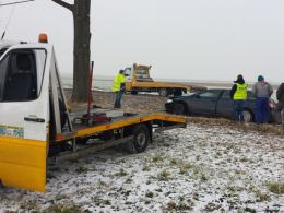 Volkswagen dachował w Mochowie