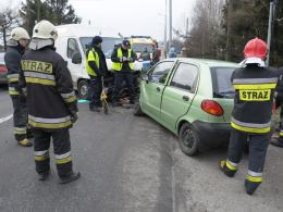 Dostawczy fiat i daewoo matiz zderzyły się na ul. Oleskiej
