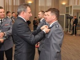 Opolscy policjanci z krzyżami zasługi za dzielność