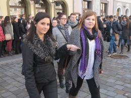 Ponad 300 par zatańczyło poloneza na rynku