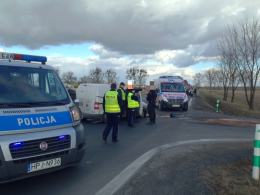 Osobowy volkswagen zderzył się z autobusem