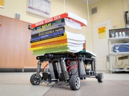 Kolejny robot na Politechnice Opolskiej. Zobacz, co potrafi "Kameleon".
