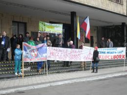 Nie chcą wiatraków blisko domów. "Ukraina jest tutaj".