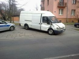 Dostawczy bus zderzył się z autobusem MZK