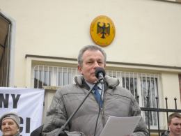 Liga Obrony Suwerenności manifestuje pod konsulatem Niemiec