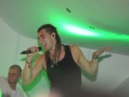 Kamil Bednarek zagrał dla dzieci z opolskiego hospicjum