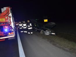 Sprawca zderzenia porzucił auto i uciekł