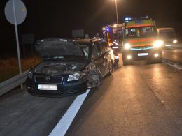 Sprawca zderzenia porzucił auto i uciekł
