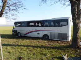 8 osób rannych po zderzeniu autobusu z samochodem