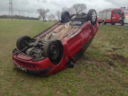 Citroen dachował pod Skarbiszowem