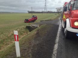 Citroen dachował pod Skarbiszowem