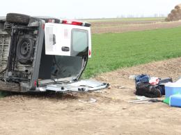 Bus dachował pod Krapkowicami, 5 rannych w szpitalu