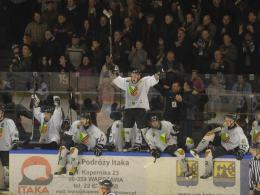 Radość gospodarzy była w czwartek ogromna. Wygrana w play off I ligi to zarazem promocja do hokejowej Ekstraklasy.
