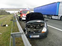 Ciężarówka uderzyła w samochód osobowy na A4