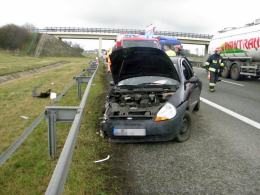 Ciężarówka uderzyła w samochód osobowy na A4