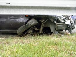Ciężarówka uderzyła w samochód osobowy na A4