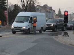 Ruch wahadłowy na kilkudziesięciometrowym odcinku od skrzyżowania obwodnicy i ul. Sobieskiego w kierunku Czarnowąs będzie obowiązywał przez około 2 tygodnie.