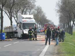 Kierowca spłonął w samochodzie po zderzeniu z ciężarówką.