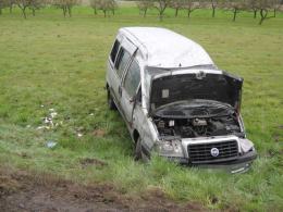 Fiat dachował na trasie Opole-Kluczbork