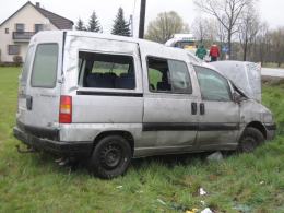 Fiat dachował na trasie Opole-Kluczbork
