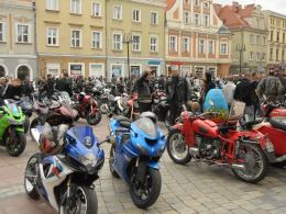 Wielkanocne spotkanie motocyklistów na opolskim rynku