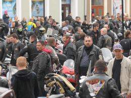 Wielkanocne spotkanie motocyklistów na opolskim rynku