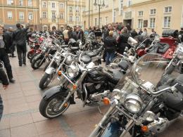 Wielkanocne spotkanie motocyklistów na opolskim rynku