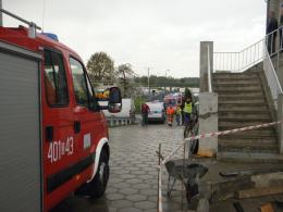 Wypadek przy remoncie śluzy, w akcji śmigłowiec ratowniczy