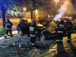 Pożar dwóch samochodów przy ulicy Sienkiewicza