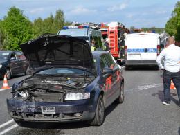 Wypadek w Dąbrowie. Dwie osoby trafiły do szpitala.
