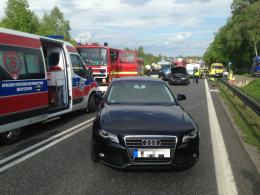 Wypadek w Dąbrowie. Dwie osoby trafiły do szpitala.