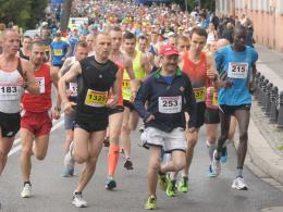 Ponad 900 biegaczy wystartowało w IV Maratonie Opolskim
