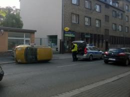 Uderzone w bok daewoo przewróciło się na bok.
