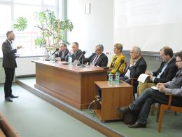 Poseł bez eksperta nie pociągnie