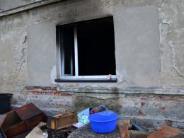 Poparzona w pożarze domu kobieta walczy o życie