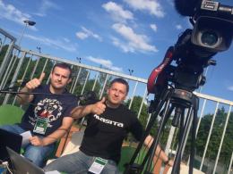 Spotkanie komentują Mateusz Magdziarz oraz Marek Tracz.